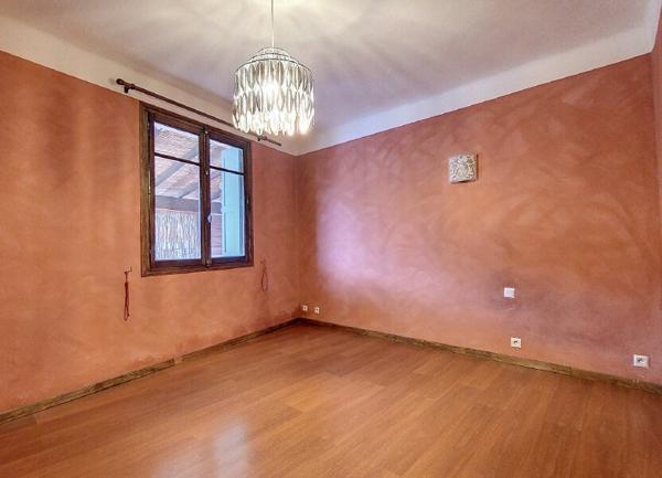 Maison à vendre    6 pièces •  Latour-de-France