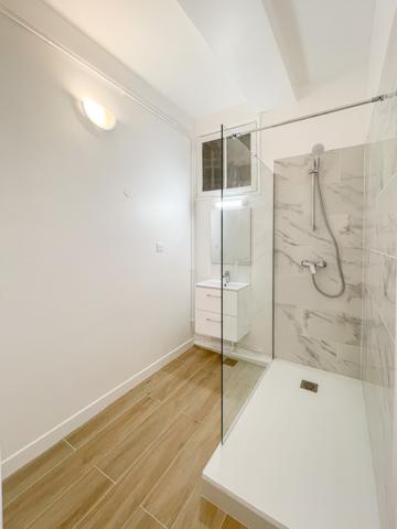 Paris 2ème - A LOUER - Magnifique 5 Pièces de 127 m² avec balcon