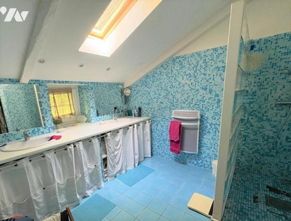 Guemené Penfao, en campagne maison avec piscine sur environ 15 ha