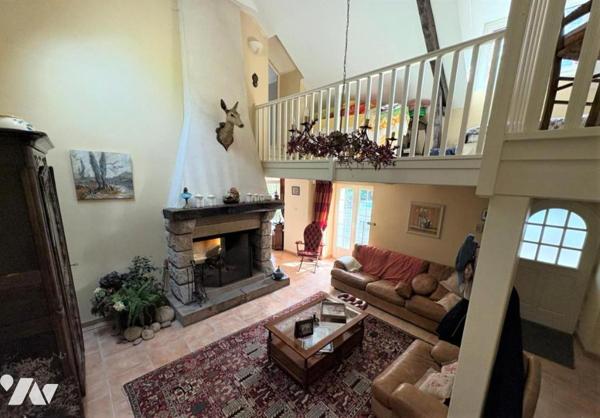 Guemené Penfao, en campagne maison avec piscine sur environ 15 ha