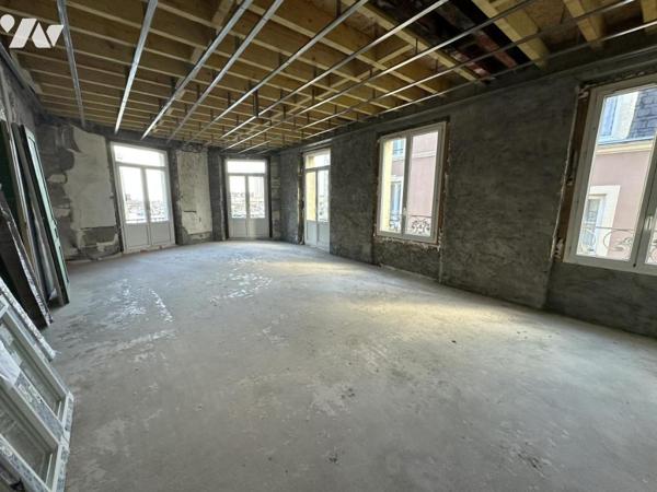 APPARTEMENT A RENOVER QUAI DE CALIGNY - VUE MER