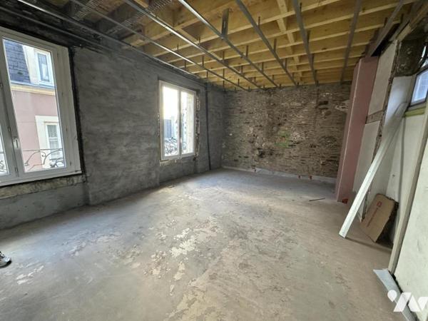 APPARTEMENT A RENOVER QUAI DE CALIGNY - VUE MER