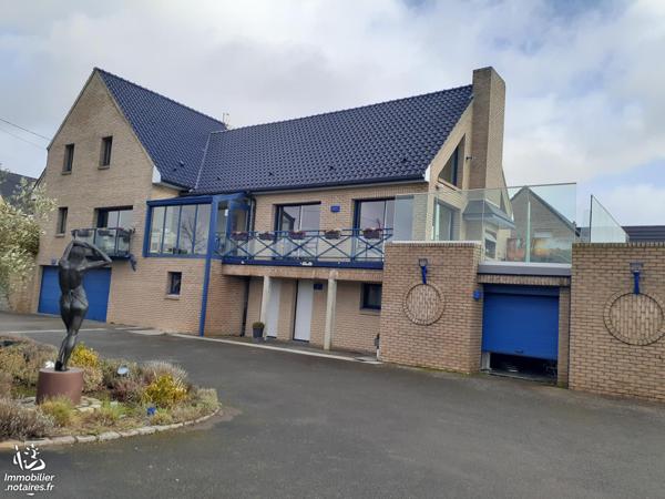 BIEN DE PRESTIGE - Maison d'architecte d'une surface habitable de 329 m².