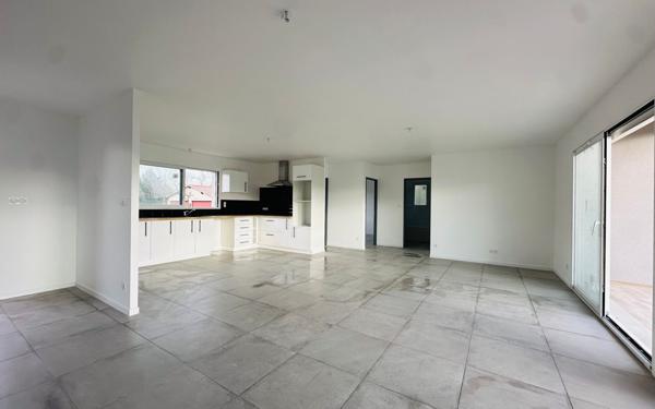 Maison à louer    4 pièces • 120 m2 Longages