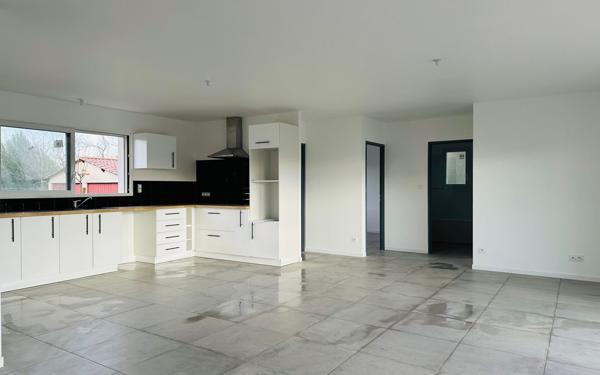 Maison à louer    4 pièces • 120 m2 Longages