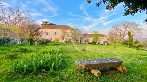 Maison de village ..