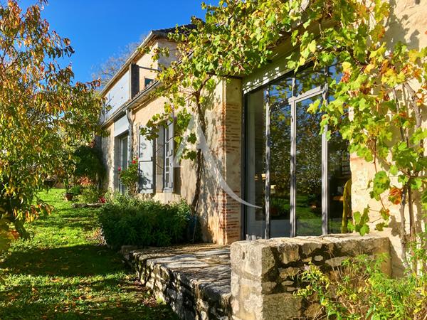 Maison de village ..