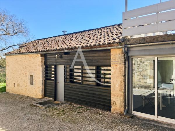 Maison de village ..