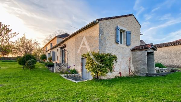 Maison de village ..