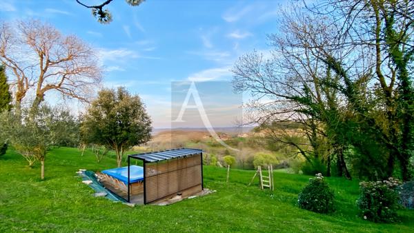 Maison de village ..