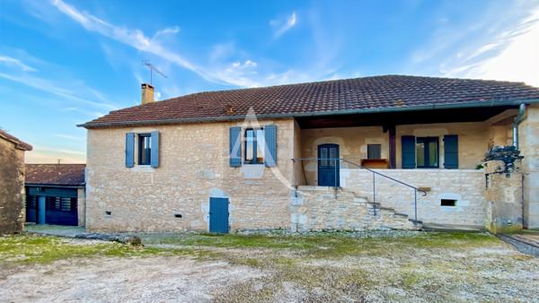 Maison de village ..