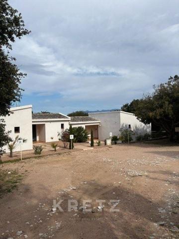 Ensemble immobilier de charme au cœur d’un domaine privé à Bonifacio