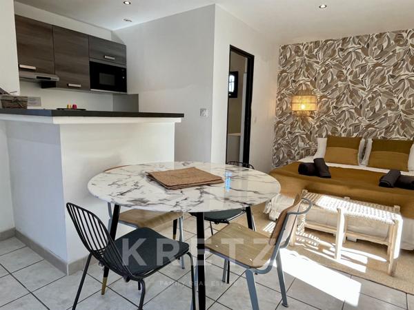 Ensemble immobilier de charme au cœur d’un domaine privé à Bonifacio