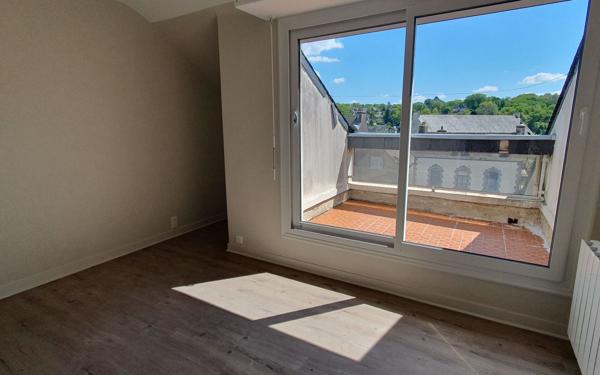 Appartement à louer    2 pièces • 33,73 m2 Rostrenen