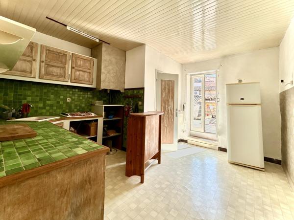 Maison de ville de 68m2 avec local commercial de 85m2