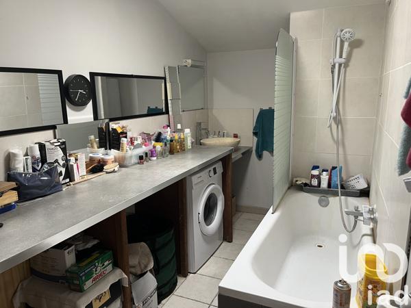 House for sale 5 rooms 130 m² Saint-Germain-de-Lusignan