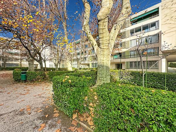 A vendre Marseille 13013 Marseille grand appartement T2 climatisé