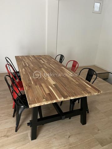 Cette charmante maison familiale offre un excellent potentiel d’aménagement pour une grande famille, ou un investissement pour une colocation. Repartie sur 3 niveaux avec 9 chambres, une salle d’eau et un WC à chaque étage, et un agréable jardin clos à l’abri des regards à l’arrière. 200 m2 au sol pour 170 m2 en loi carrez repartis actuellement comme suit: -4 chambres et une salle d’eau WC en rez de jardin -Cuisine ouverte sur salle à manger, séjour, une chambre, une salle d’eau en rez de chaussée surélevé -4 chambres et une salle d’eau à l’étage Une petite cour devant la maison permet de stocker des vélos Contactez moi pour une visite!