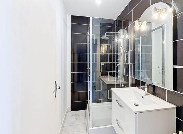 Appartement
         2 pièces
        - 44 m² Exclusivité 56 000 € *