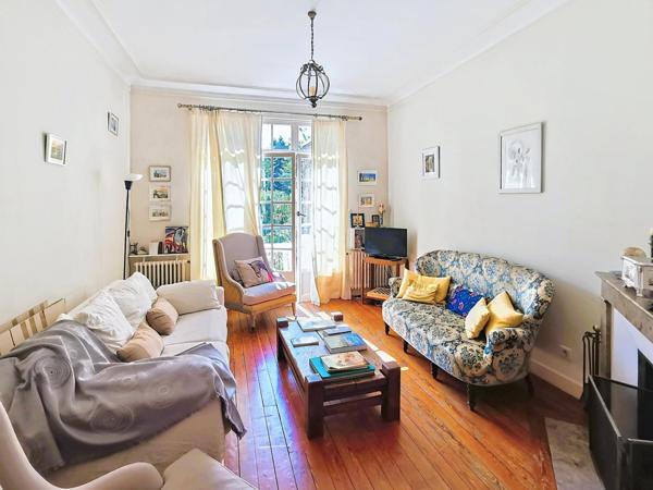 Dans un secteur prisé, à quelques minutes à pied de la gare: