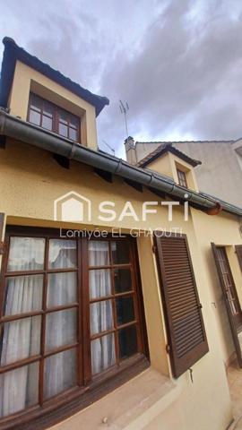 MAISON FAMILIALE avec TERRASSE, JARDIN et GARAGE