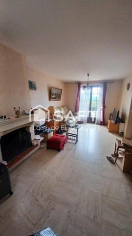 MAISON FAMILIALE avec TERRASSE, JARDIN et GARAGE