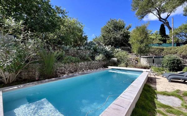 Maison à vendre    7 pièces • 170 m2 Nîmes