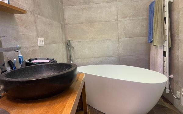 Maison à vendre    7 pièces • 170 m2 Nîmes