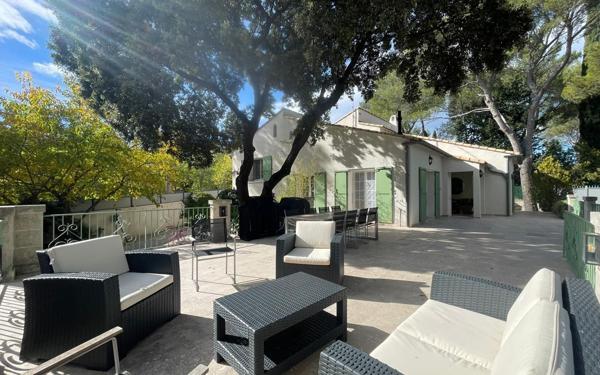 Maison à vendre    7 pièces • 170 m2 Nîmes