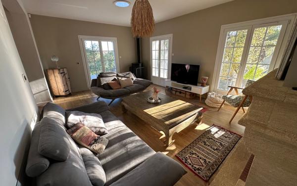 Maison à vendre    7 pièces • 170 m2 Nîmes