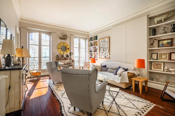 Bordeaux Jardin Public – Élégant appartement rénové – Prestations anciennes