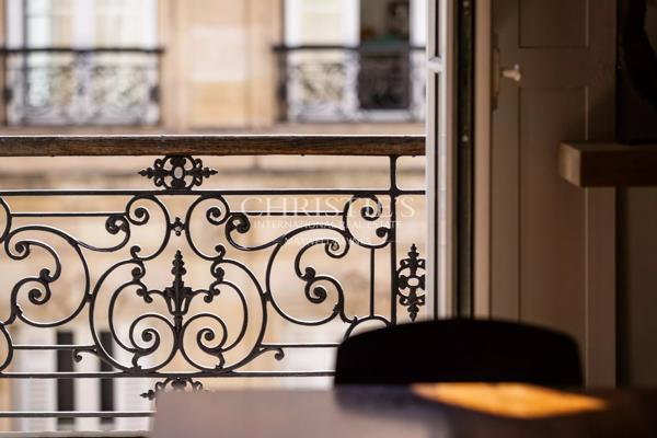 Bordeaux Jardin Public – Élégant appartement rénové – Prestations anciennes
