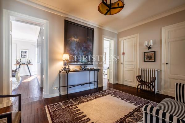 Bordeaux Jardin Public – Élégant appartement rénové – Prestations anciennes