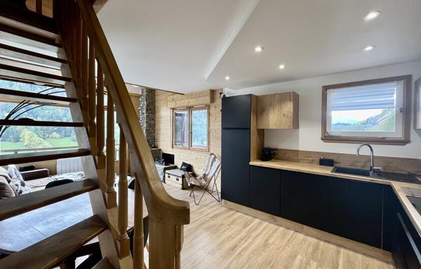 Beau T2 duplex entièrement rénové (58,59m2 habitables)