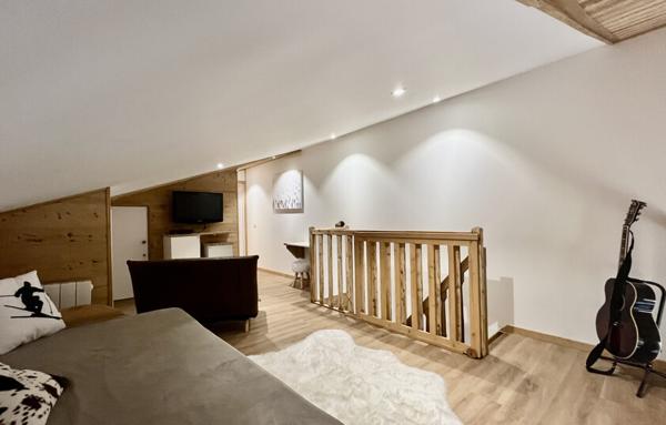 Beau T2 duplex entièrement rénové (58,59m2 habitables)