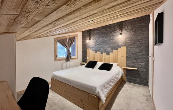 Beau T2 duplex entièrement rénové (58,59m2 habitables)