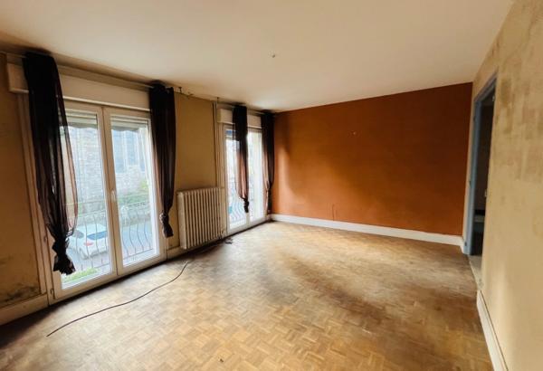 À Vendre — Ancien Bar / Hôtel / Restaurant – Fort Potentiel Investisseur Pluméliau – Hyper Centre