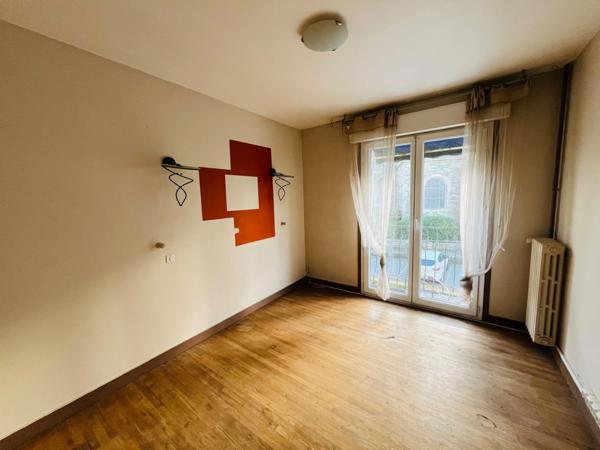 À Vendre — Ancien Bar / Hôtel / Restaurant – Fort Potentiel Investisseur Pluméliau – Hyper Centre