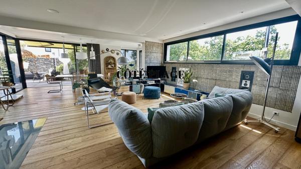 Vaux-sur-Mer (17640) Lignes épurées et horizon bleu – Villa moderne à deux pas des plages au prix de vente 1.260.000 € HAI