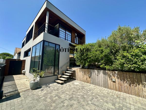 Vaux-sur-Mer (17640) Lignes épurées et horizon bleu – Villa moderne à deux pas des plages au prix de vente 1.260.000 € HAI