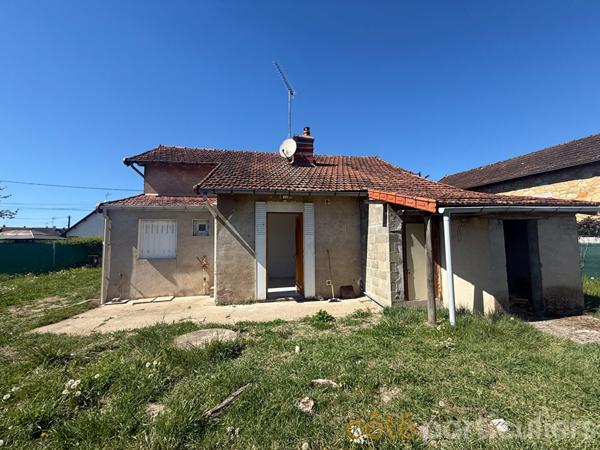 Vente Maison61 m² - 4 Pièces - SAINT AMAND MONTROND (18200)