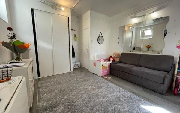 Appartement à vendre    1 pièce • 22,78 m2 Villemomble