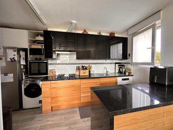 Appartement à VILLETANEUSE (93430)