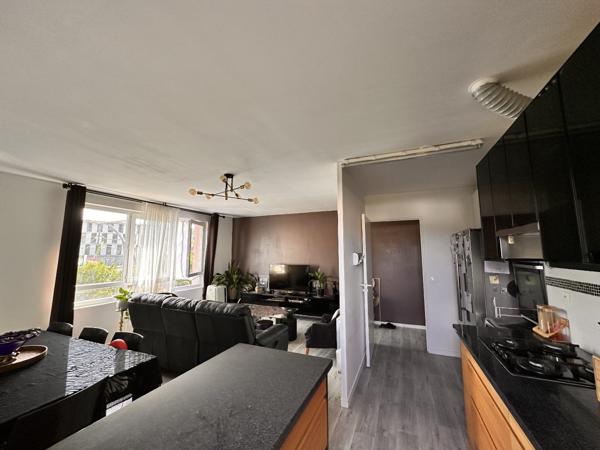 Appartement à VILLETANEUSE (93430)