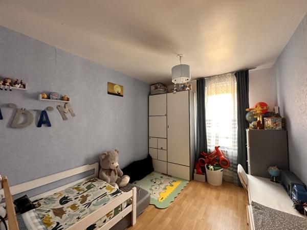 Appartement à VILLETANEUSE (93430)