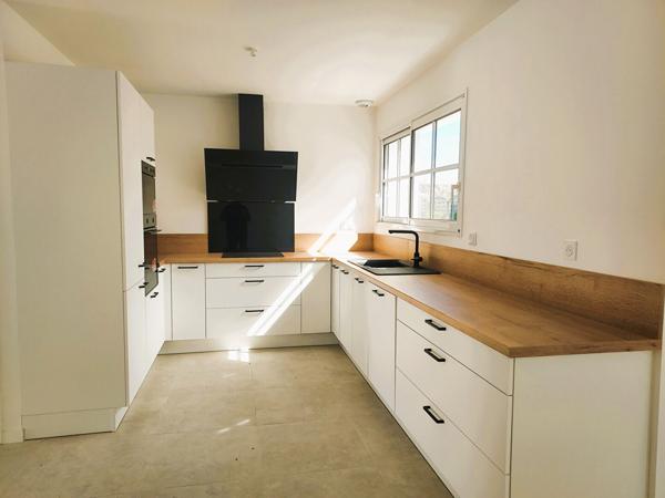 Maison neuve 3 suites -106 m² - À 900 m du centre-ville - Frais de notaire réduits