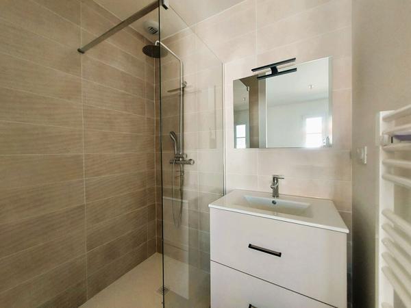 Maison neuve 3 suites -106 m² - À 900 m du centre-ville - Frais de notaire réduits