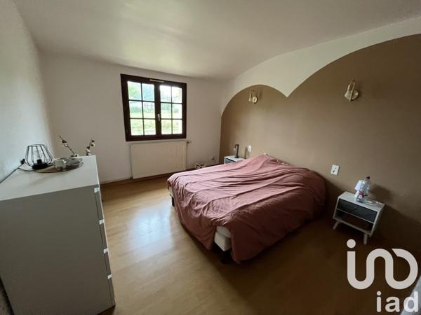 Longère 5 pièces de 162 m² à Saint-Pardoux (79310)