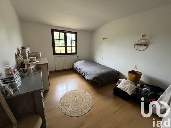 Longère 5 pièces de 162 m² à Saint-Pardoux (79310)