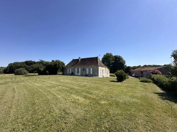Propriété en pierre avec double garage et grange près d'Eymet